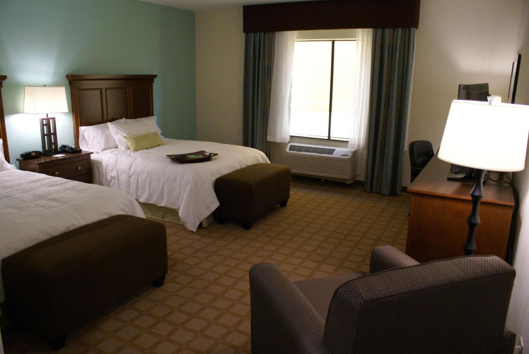 Hampton Inn&Suites Center Extérieur photo